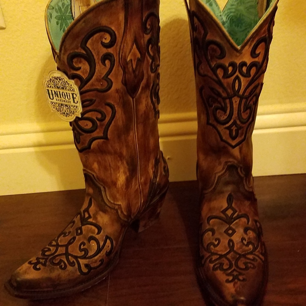Corral boots